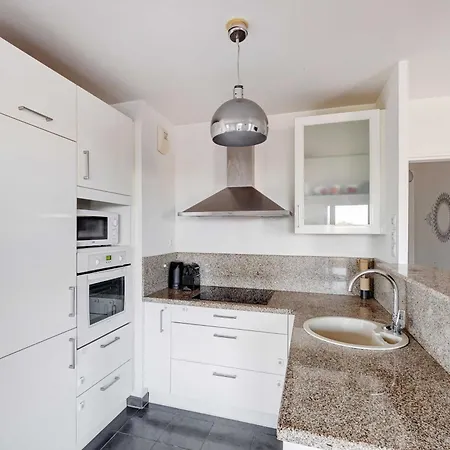 Charming - 3br- 6p - *